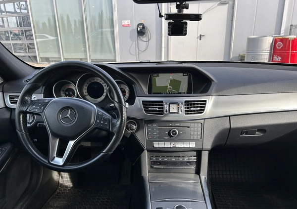 Mercedes-Benz Klasa E cena 59900 przebieg: 282000, rok produkcji 2016 z Wschowa małe 106